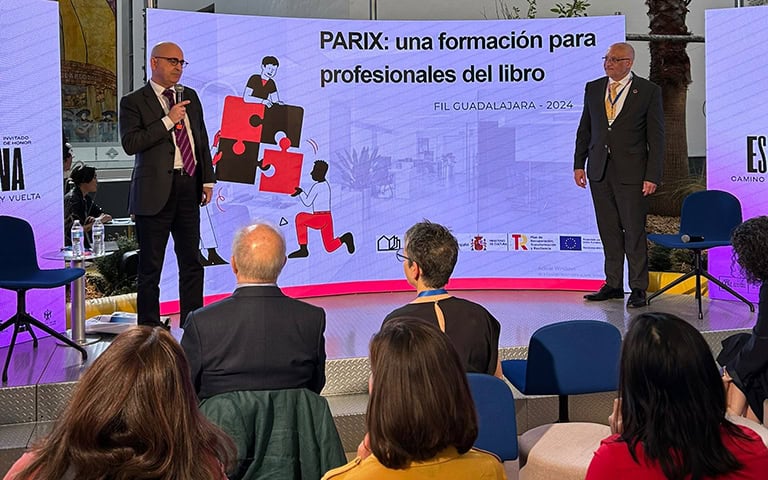 La FGSR presenta PARIX en la FIL de Guadalajara
